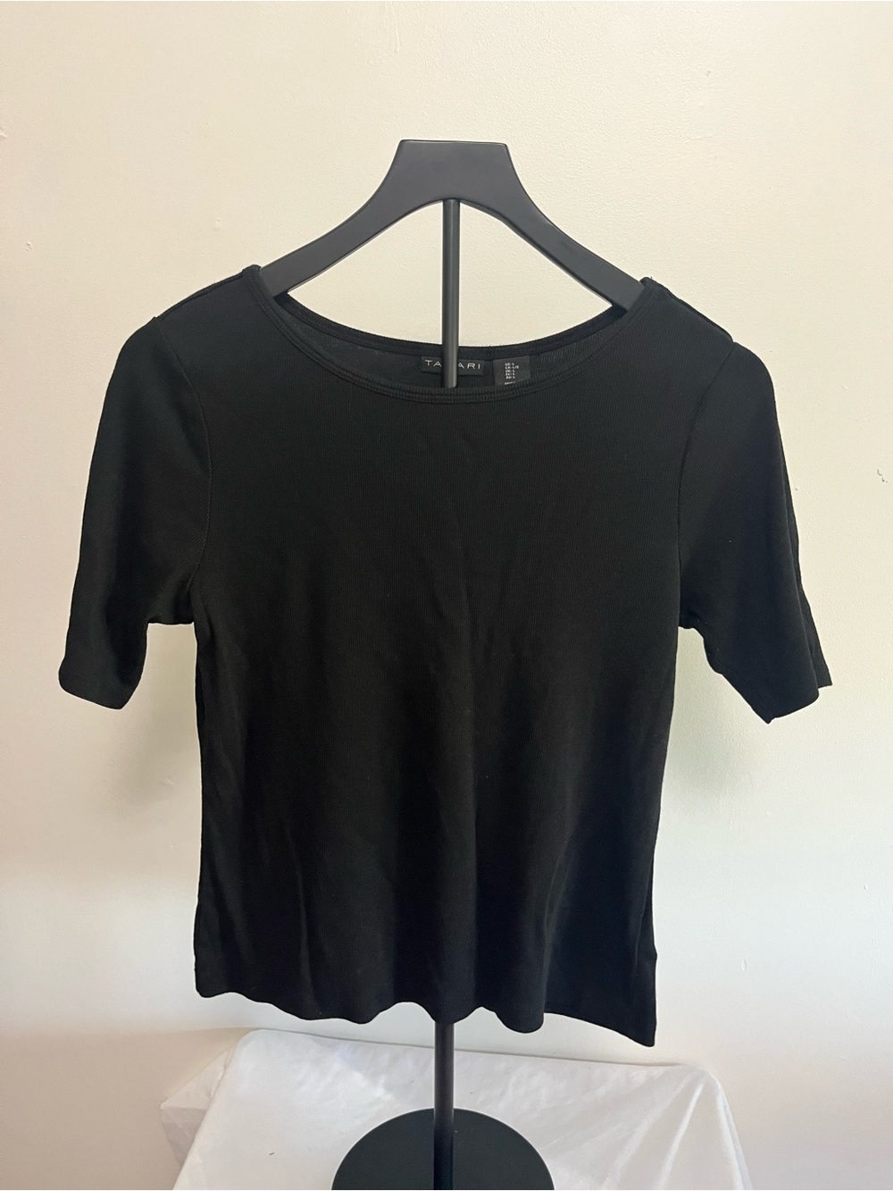 Tahari Black Short Sleeve Scoop Neck Top